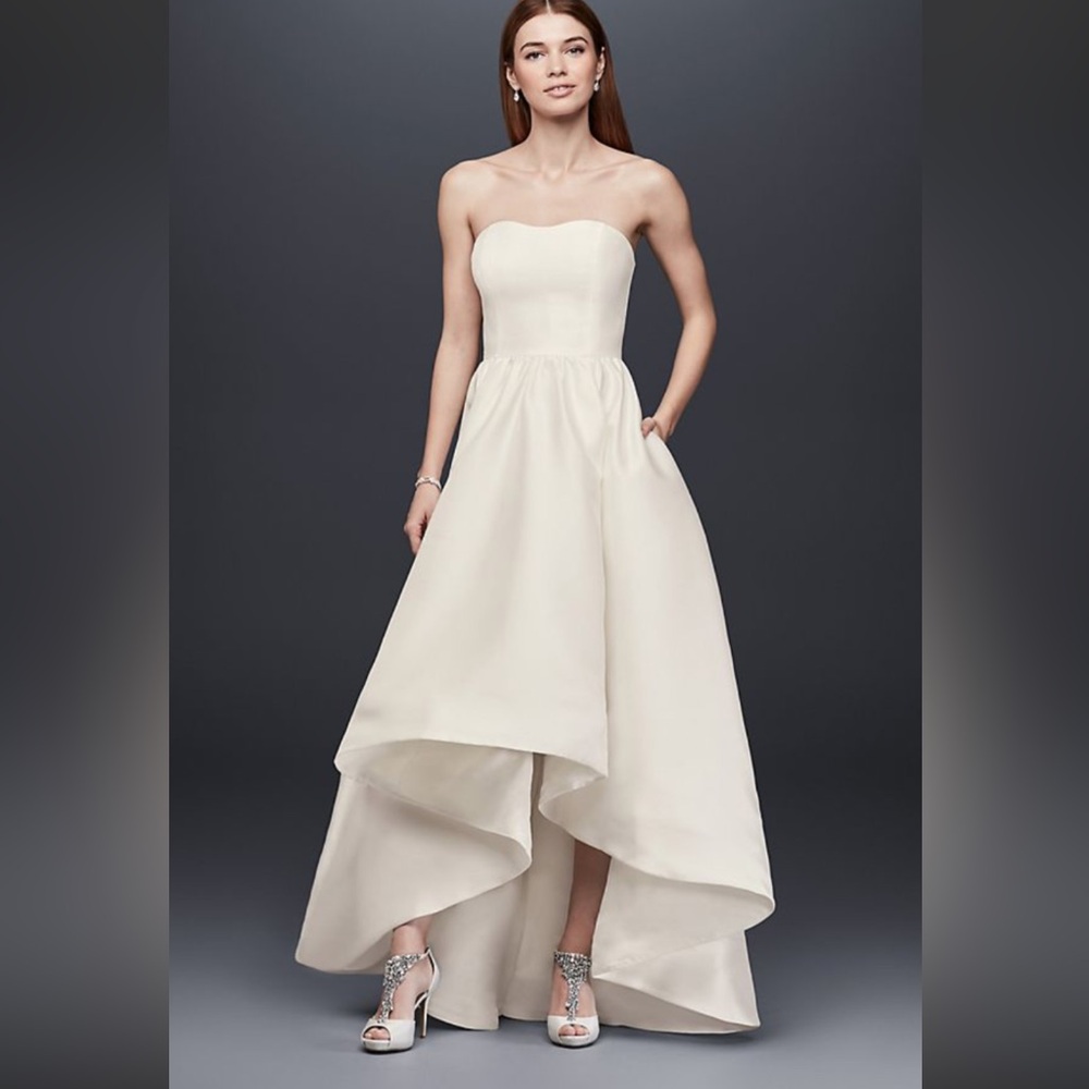 New David’s bridal dress off white